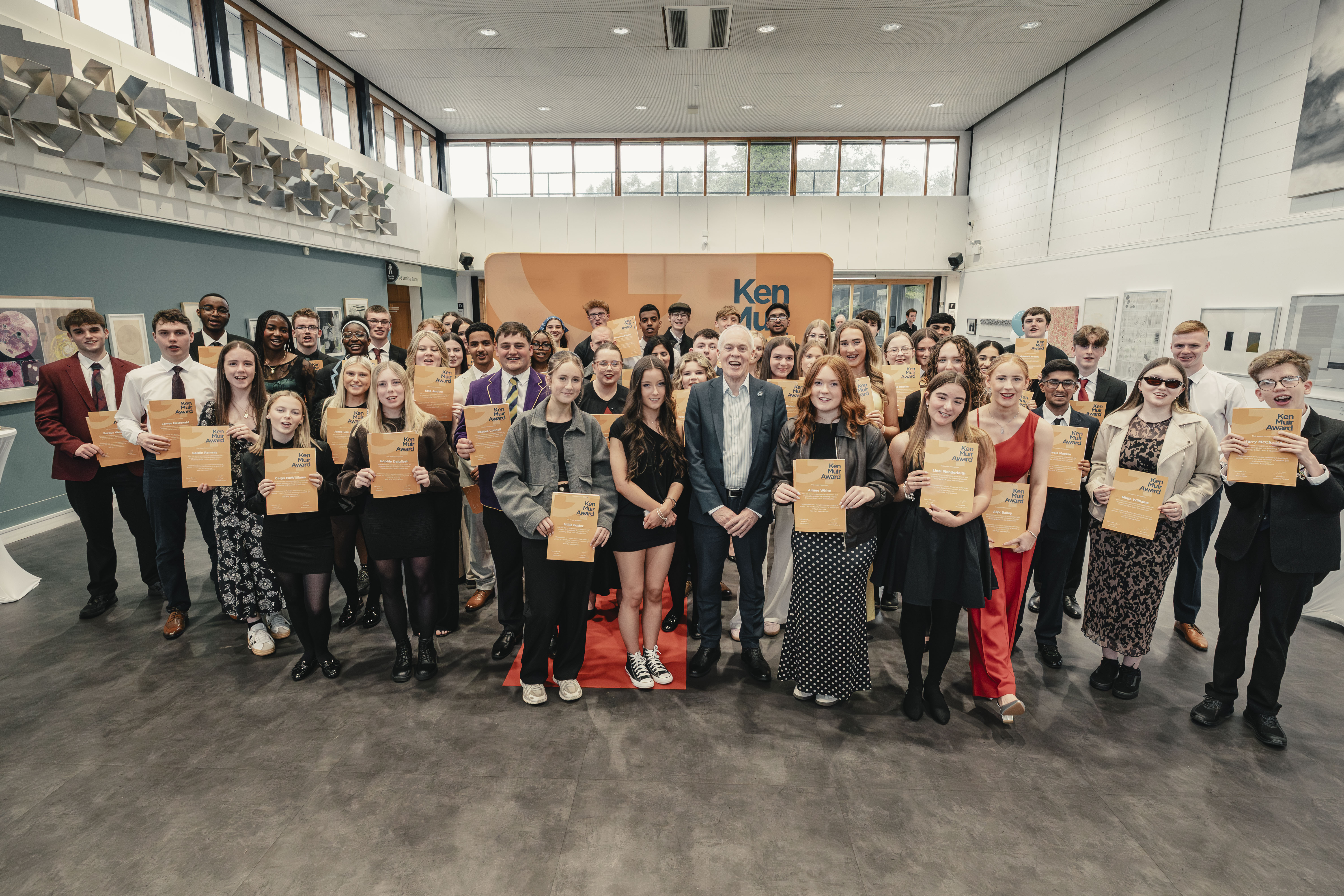 RENFREWSHIRE SCHOOL PUPILS RECOGNISED FOR TEAMWORK AND PERSONAL GROWTH